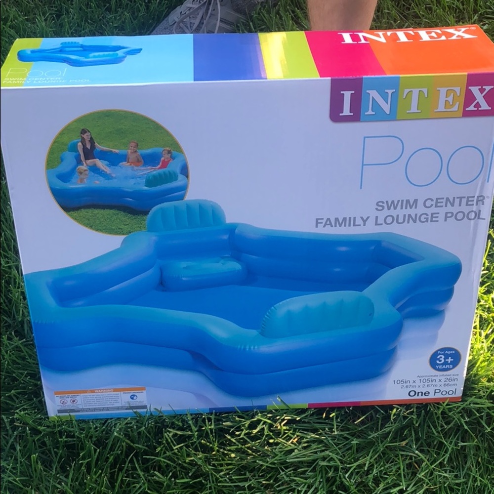 Intex Swim Center Family Lounge Inflatable Pool